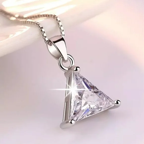 🎀925 Trillion Cut Diamond Necklace - Picture 2 of 6